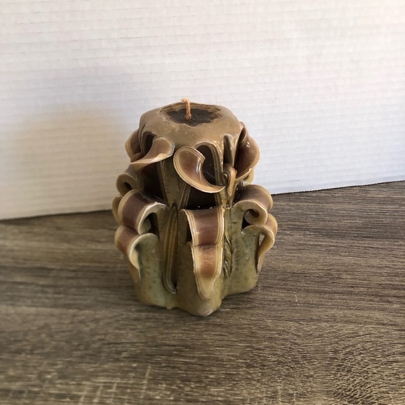 1970s Hand Carved Ribbon Twist Candle - Picture 2 of 11